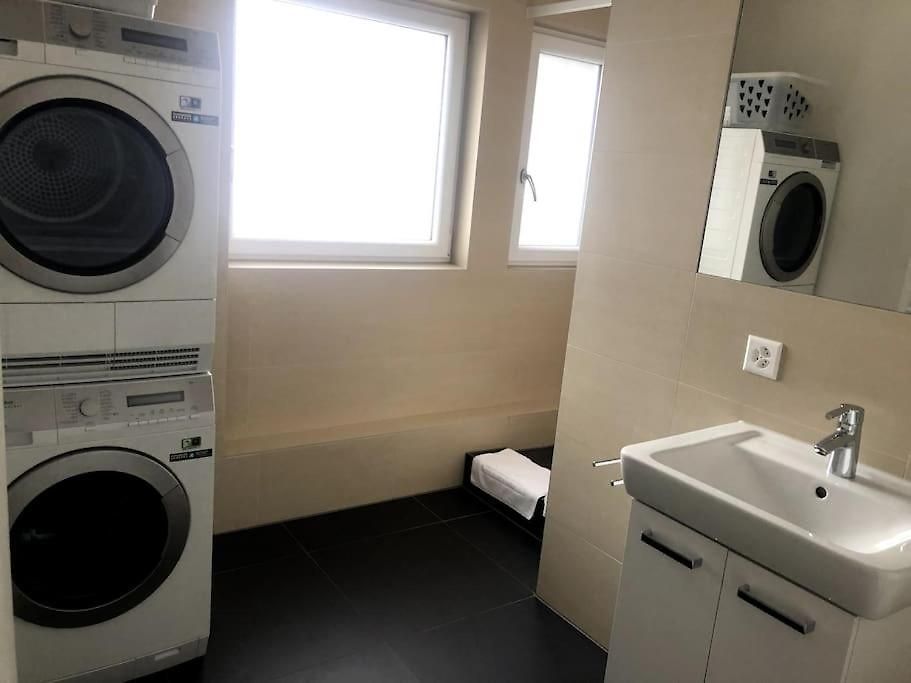 Very Sunny 1br Flat In The Center - West4 *