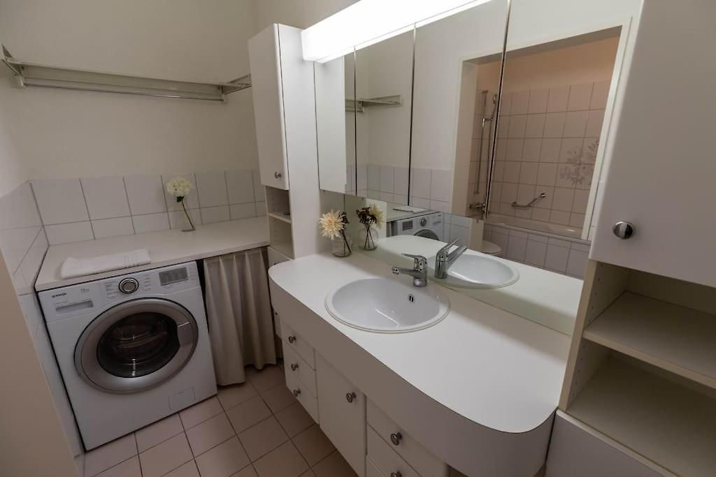 Executive 1br Flat, Center - Hammer 3 Apartment