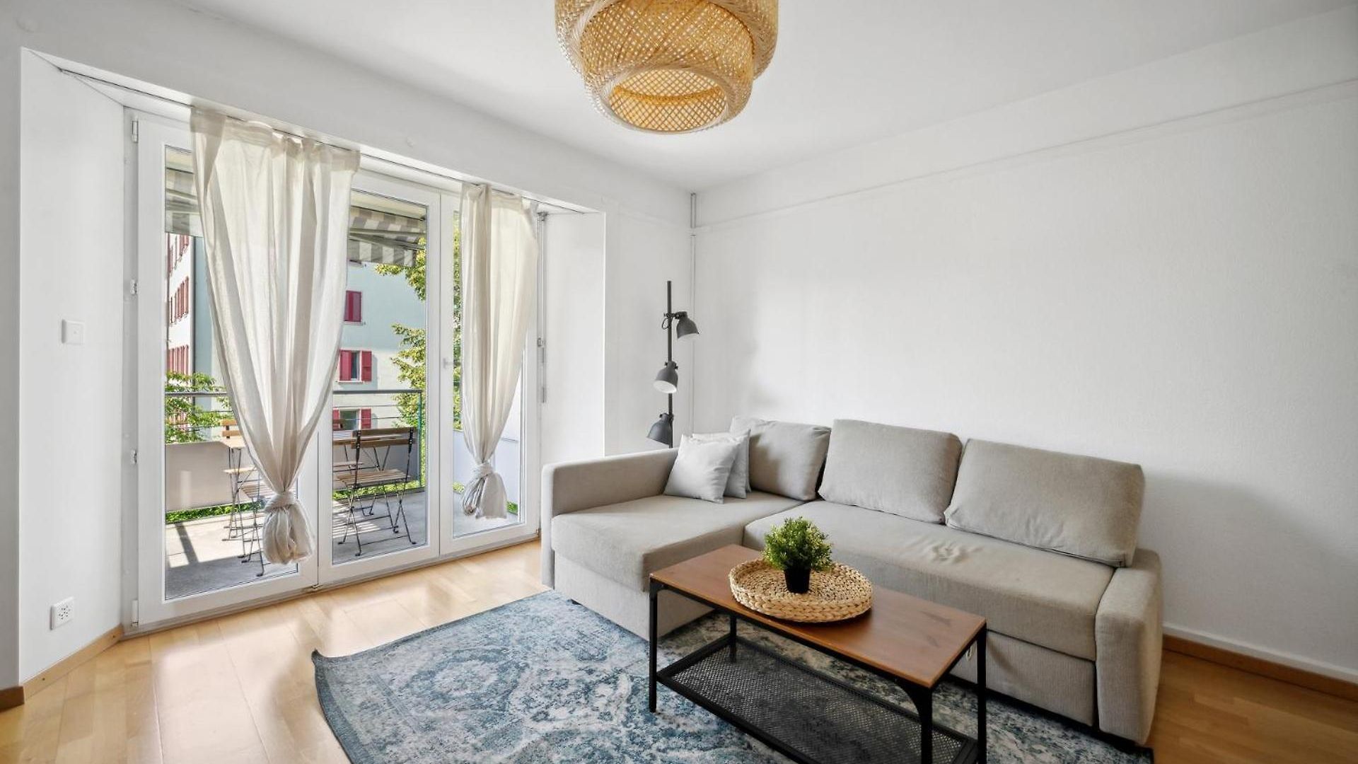 Apartment Comfortable In Oerlikon 20 Minutes Away From Airport