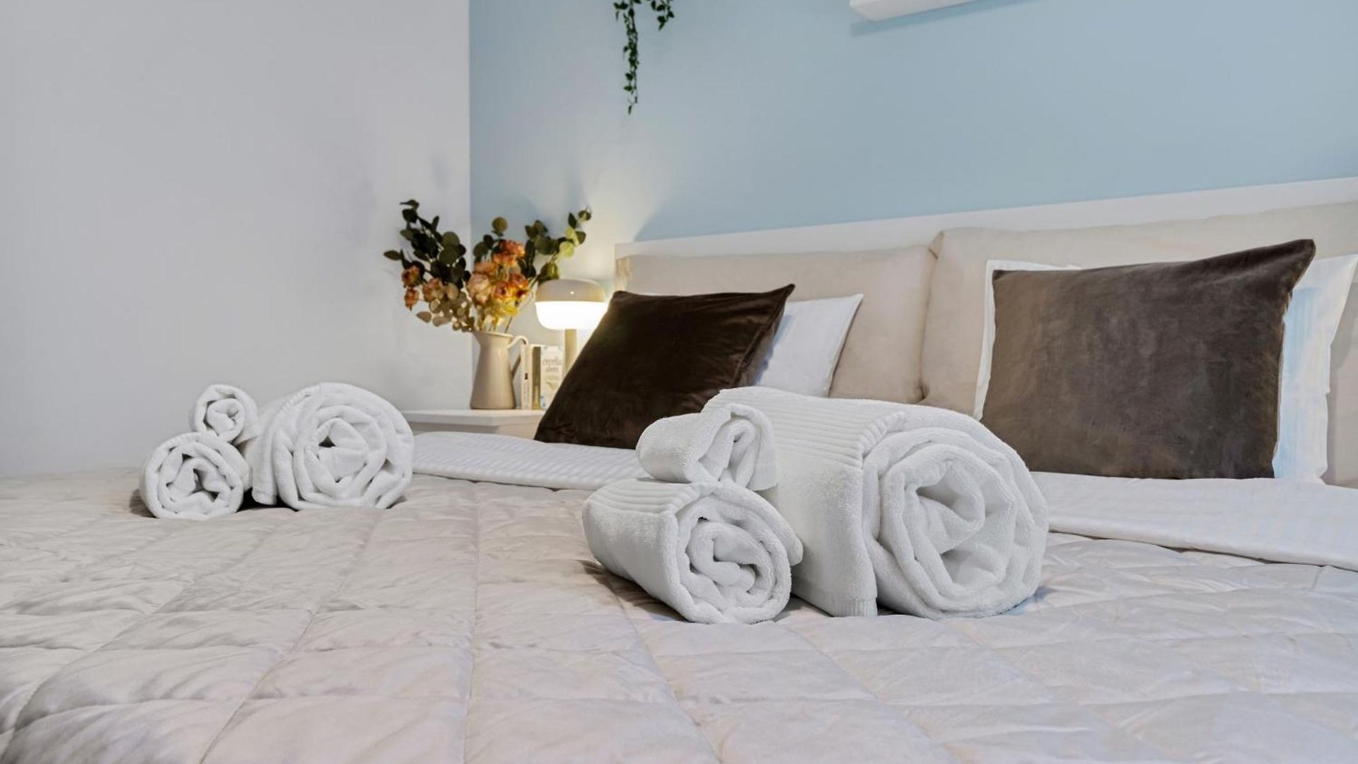 Boutique King Size Bed Ac Free Parking Apartment