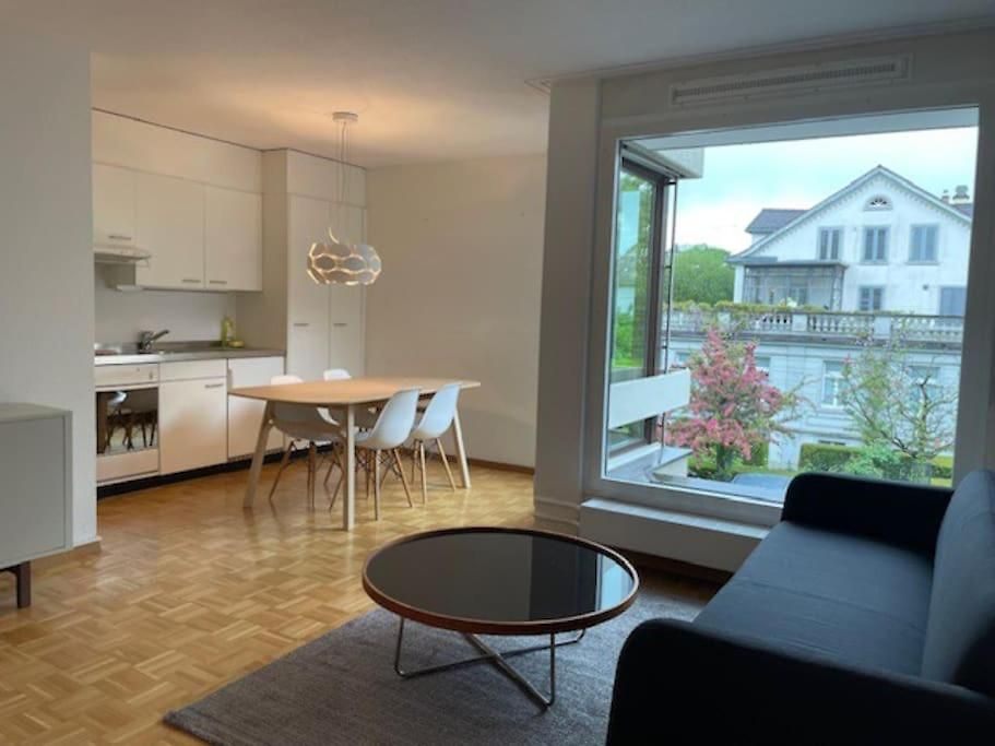 Charming In The Centre - Art 4 Apartment Zurich
