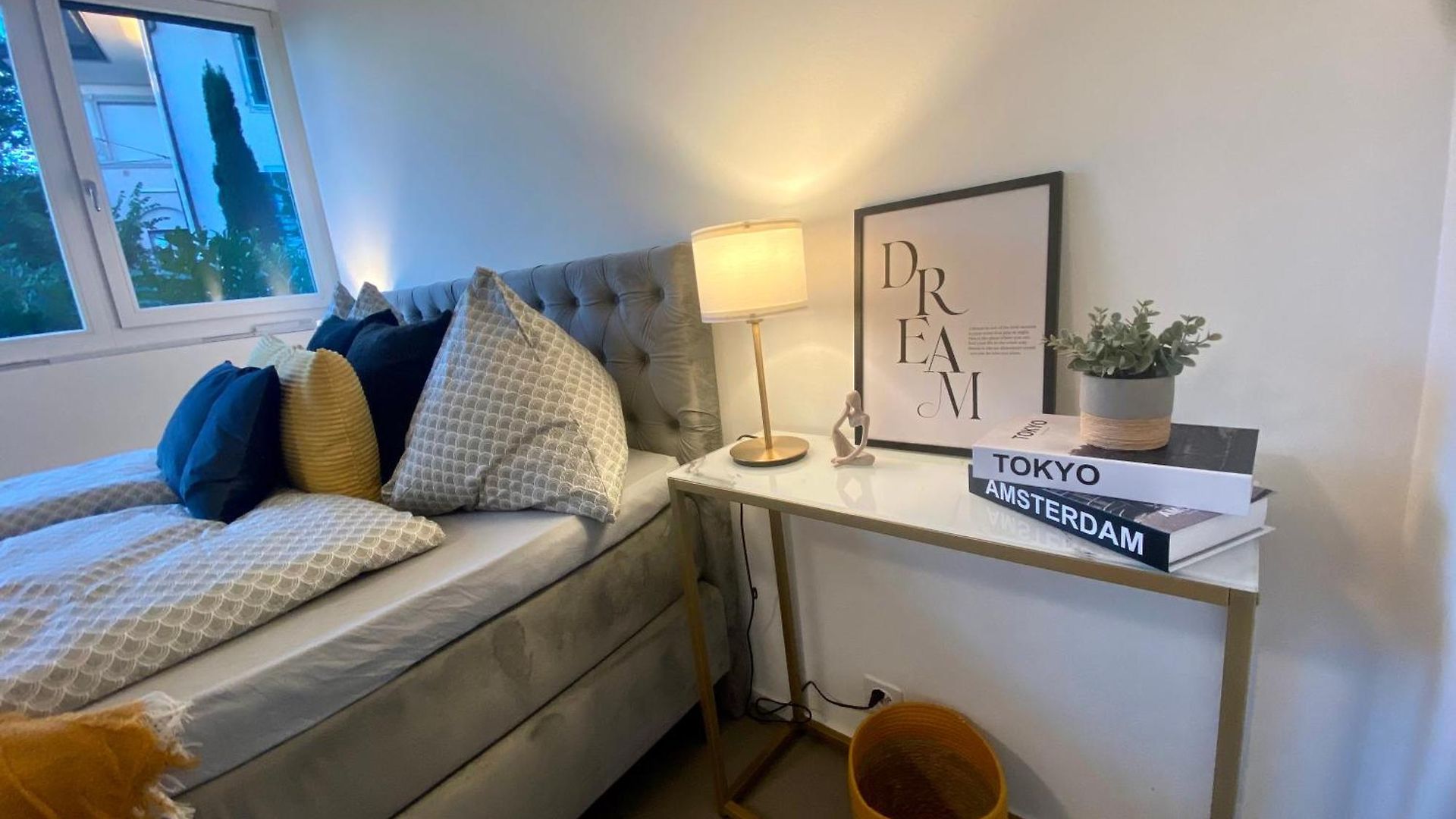 Apartment 120m2 Modern 3-bedroom Loft In *
