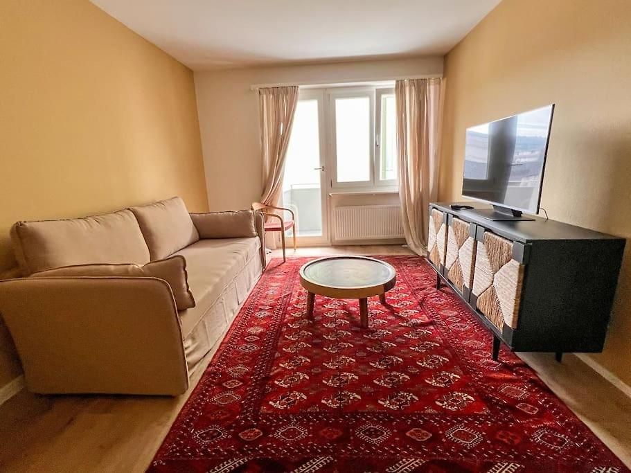 Modern Close To Train Station Oerlikon-201-16- Apartment
