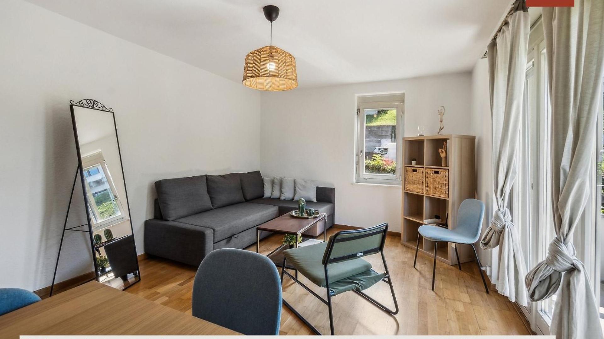 Urban Charm: Your Comfy Close To The Apartment