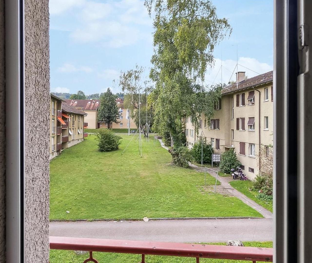 Altwiesenstrasse 144 *