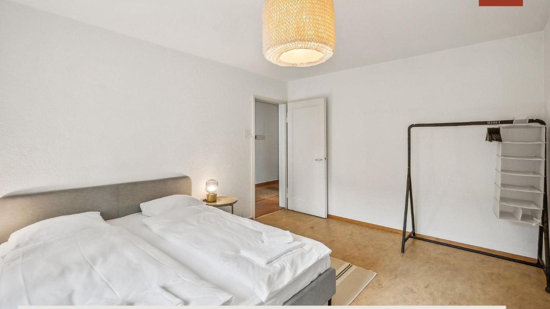 Charming Apartments, Just 27 Minutes To Center *