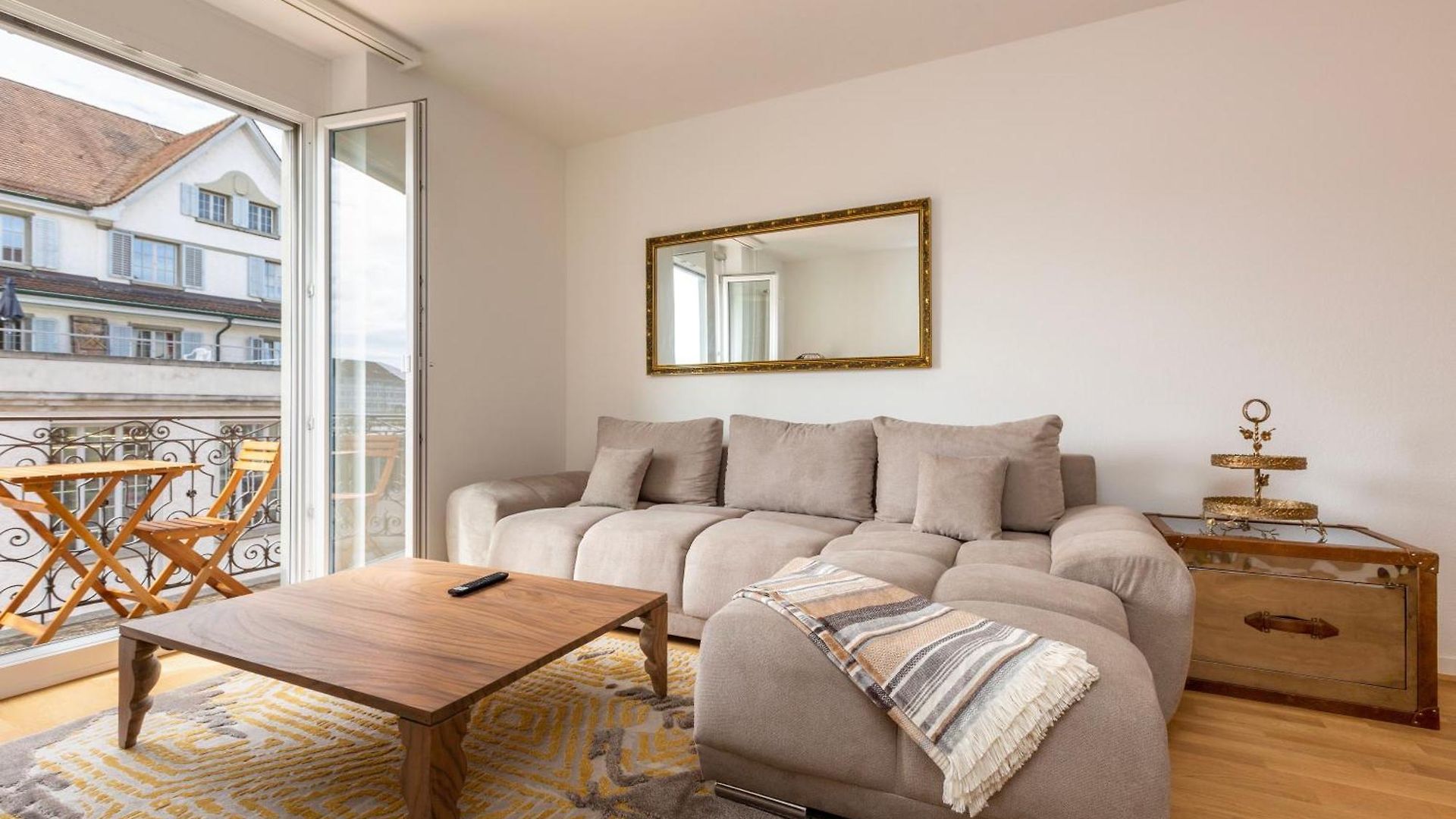 Kaya 4a - Downtown 2br With Balcony Apartment *