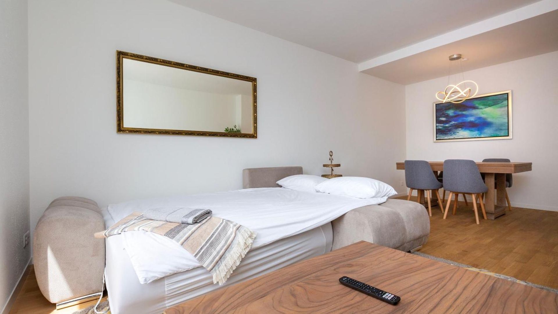 Kaya 4a - Downtown 2br With Balcony Apartment *