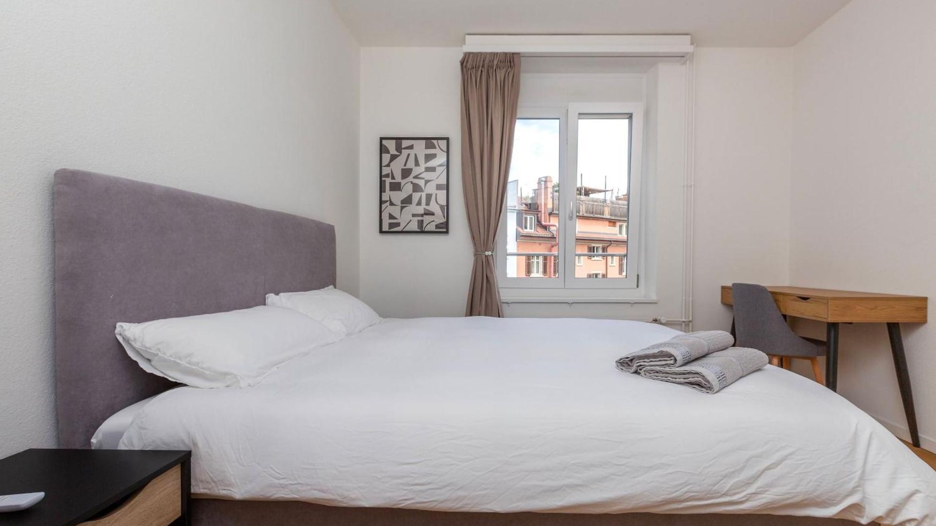 Kaya 4a - Downtown 2br With Balcony Apartment