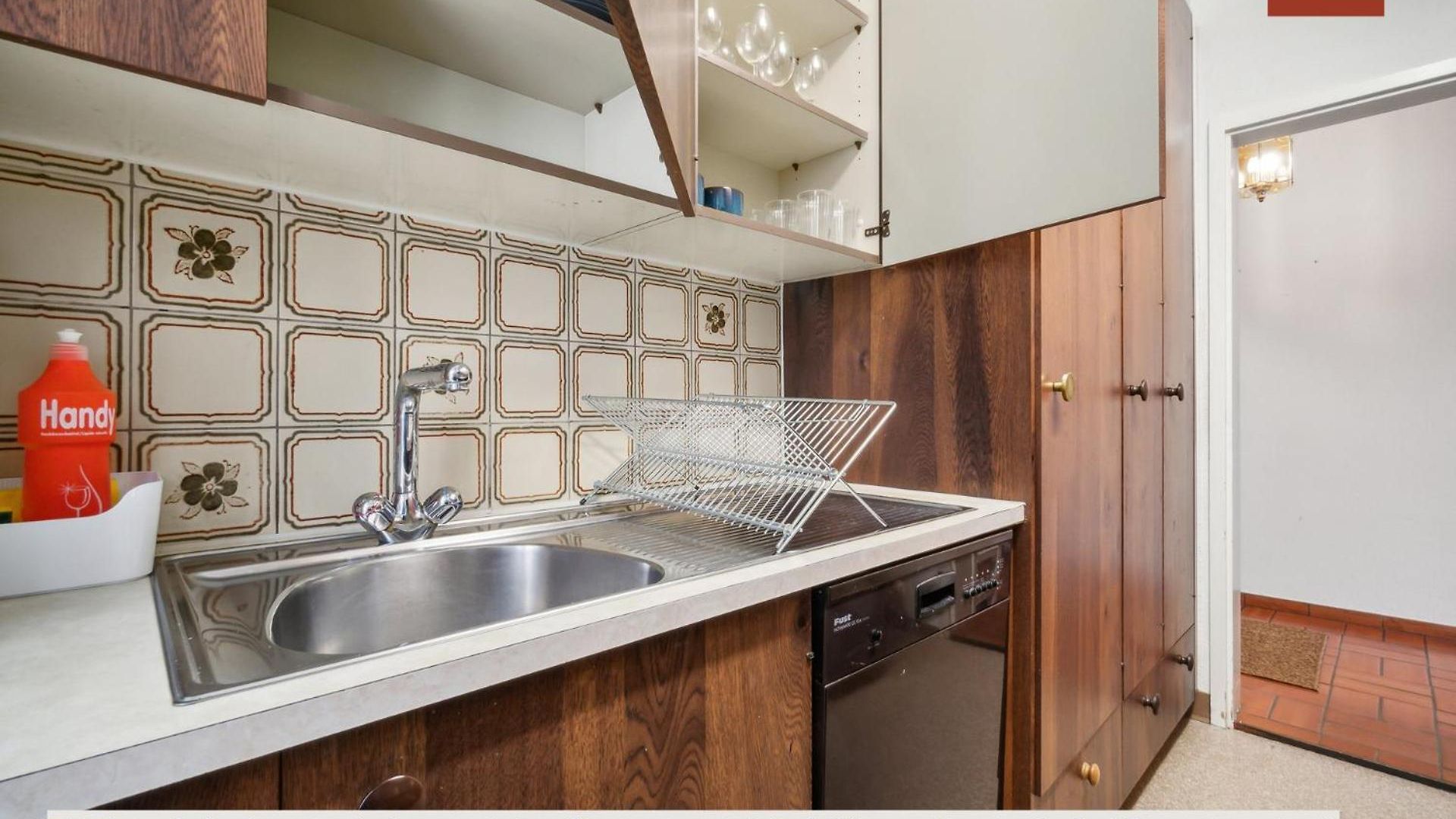 Apartment 15-min To Center: Cozy