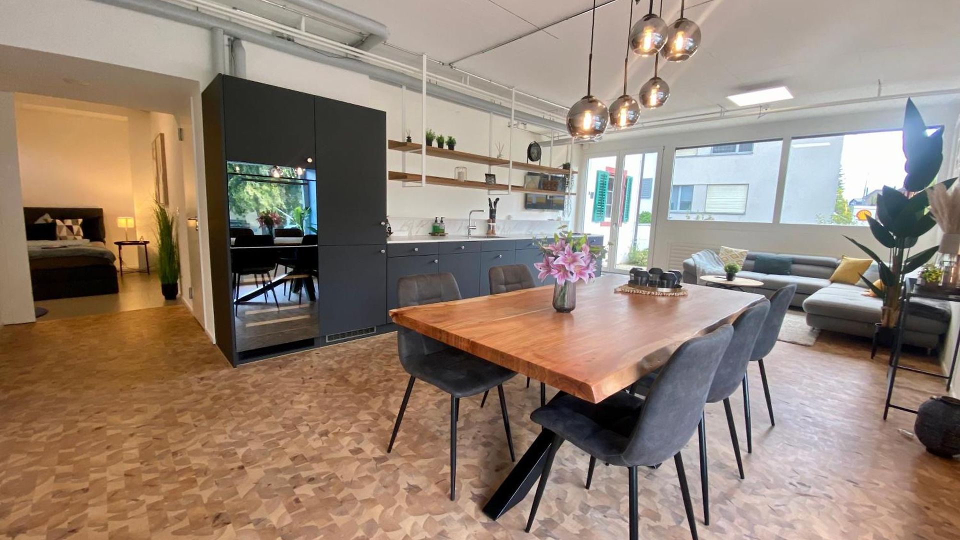 Apartment 120m2 Modern 3-bedroom Loft In