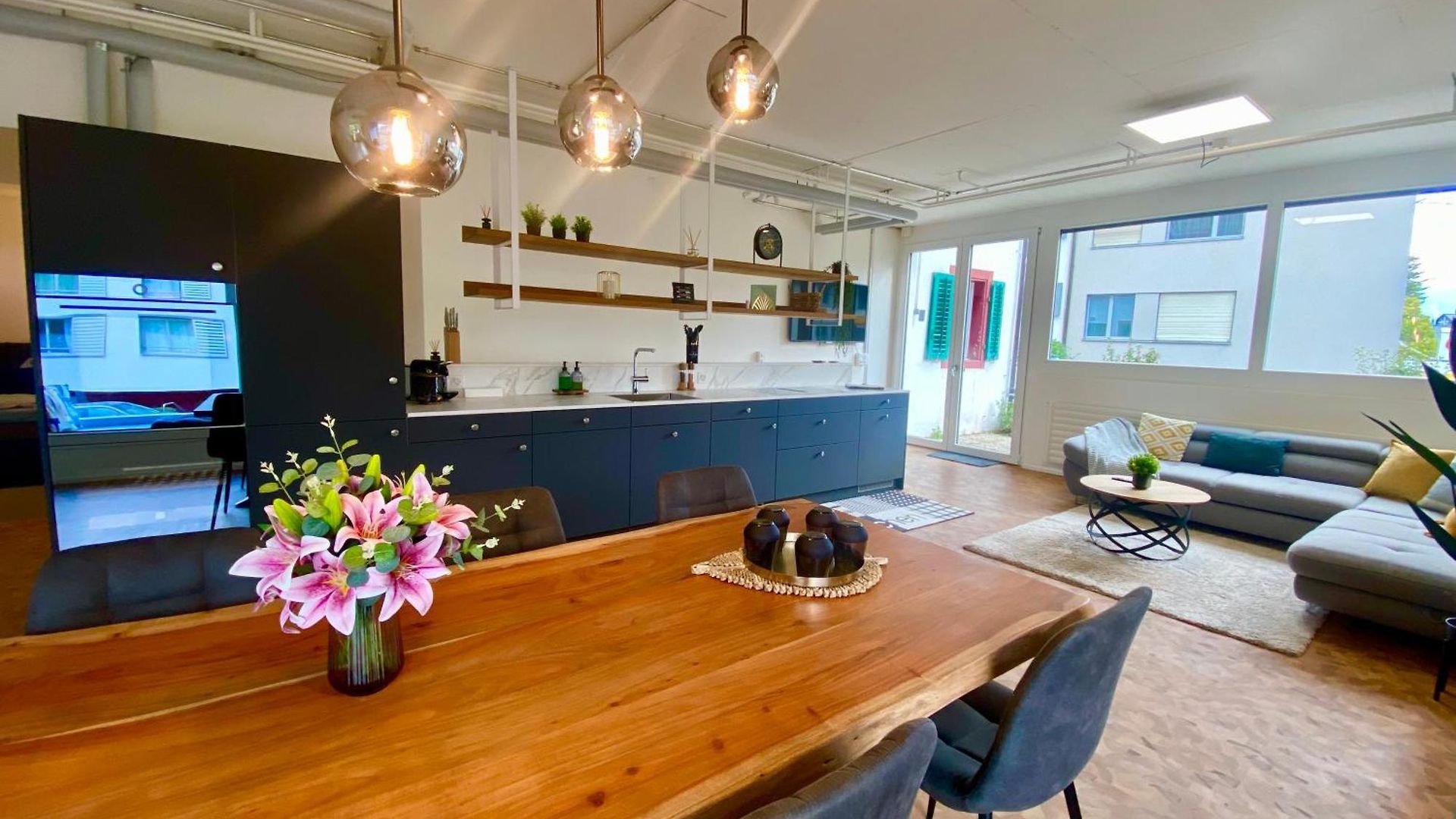 120m2 Modern 3-bedroom Loft In Apartment