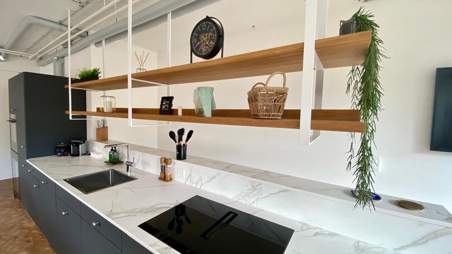 120m2 Modern 3-bedroom Loft In Apartment *