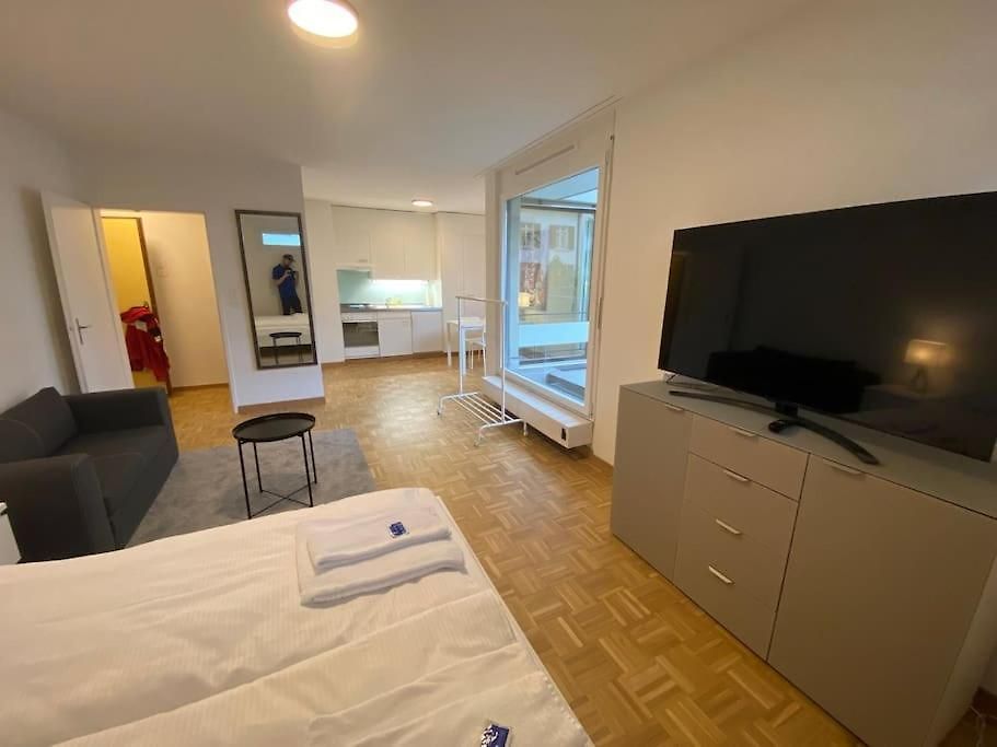 Practical In The Center - Art 7 Apartment *
