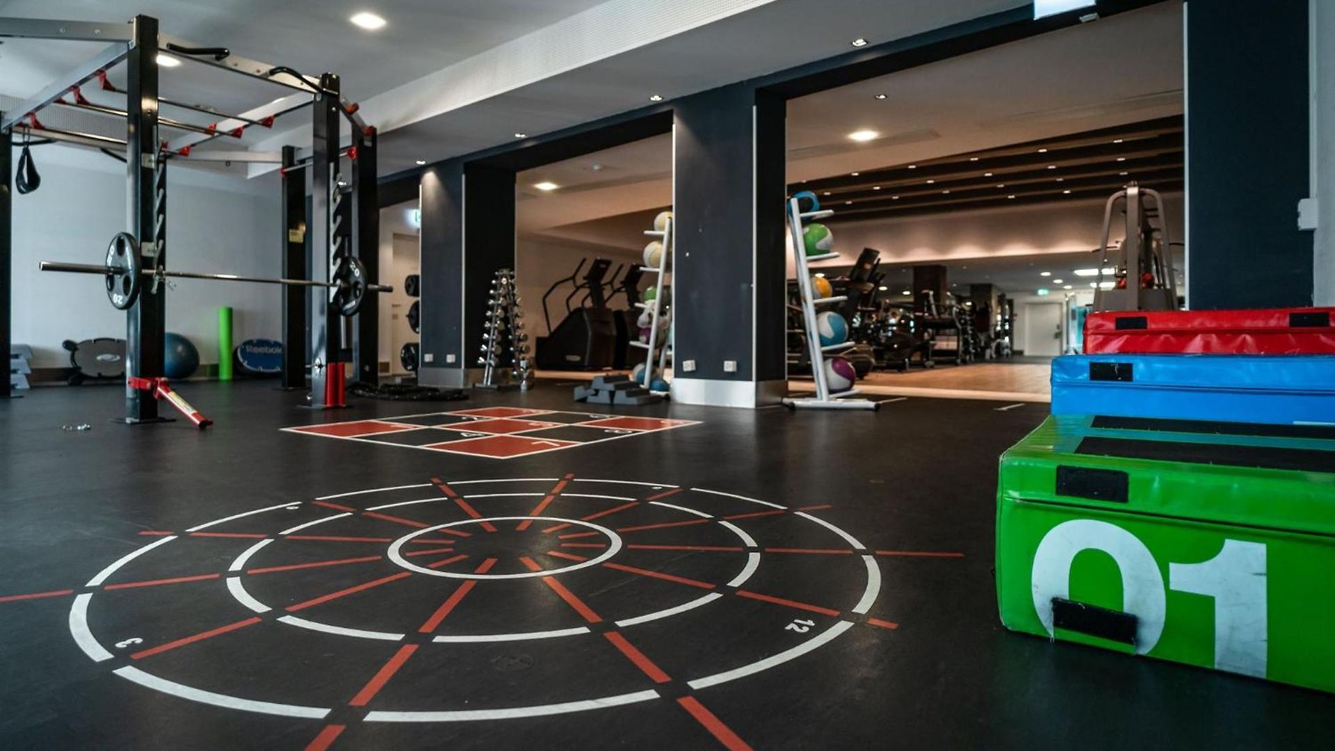 Crowne Plaza Zürich, An Ihg 4*