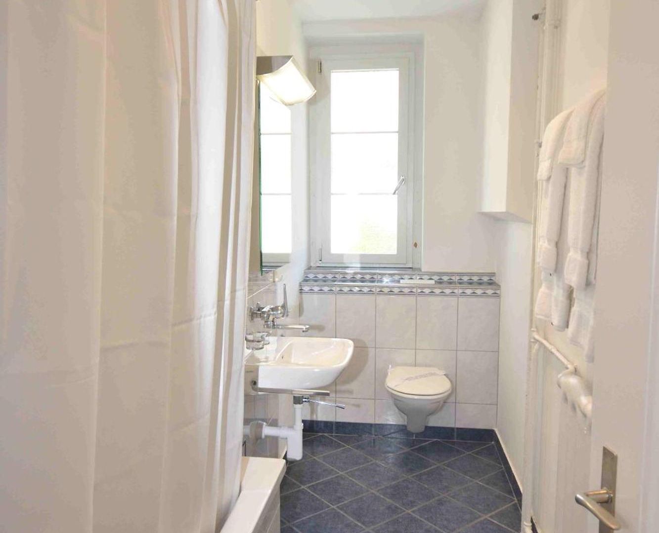 2br Flat Near And - Stardust 22 Apartment