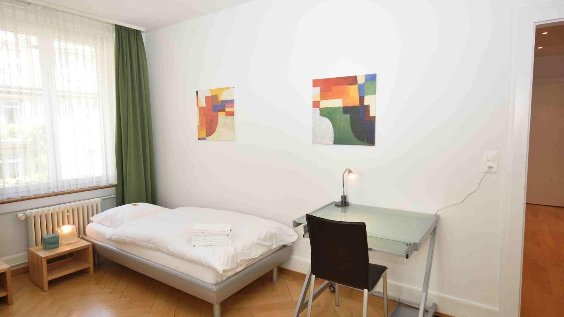 Apartment 2br Flat Near And - Stardust 22 Zurich