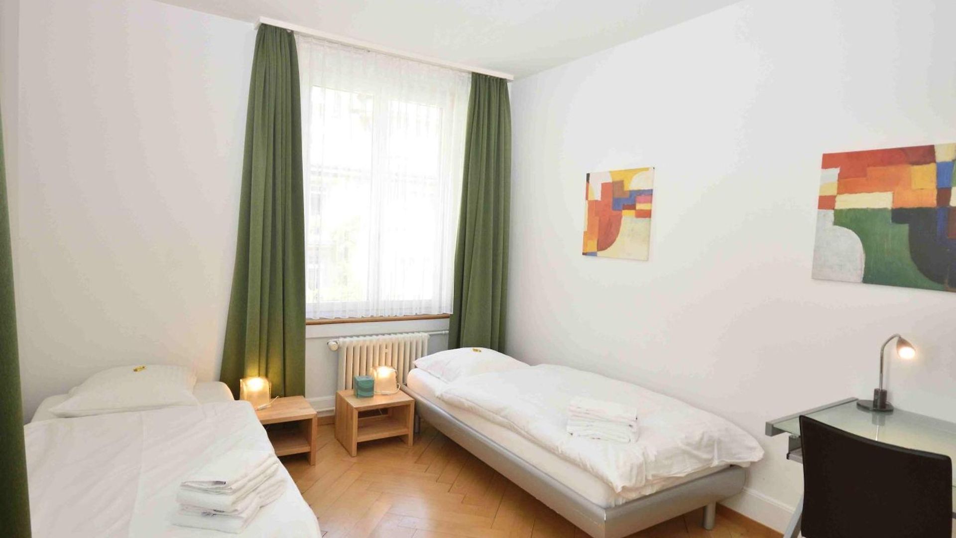 2br Flat Near And - Stardust 22 Apartment