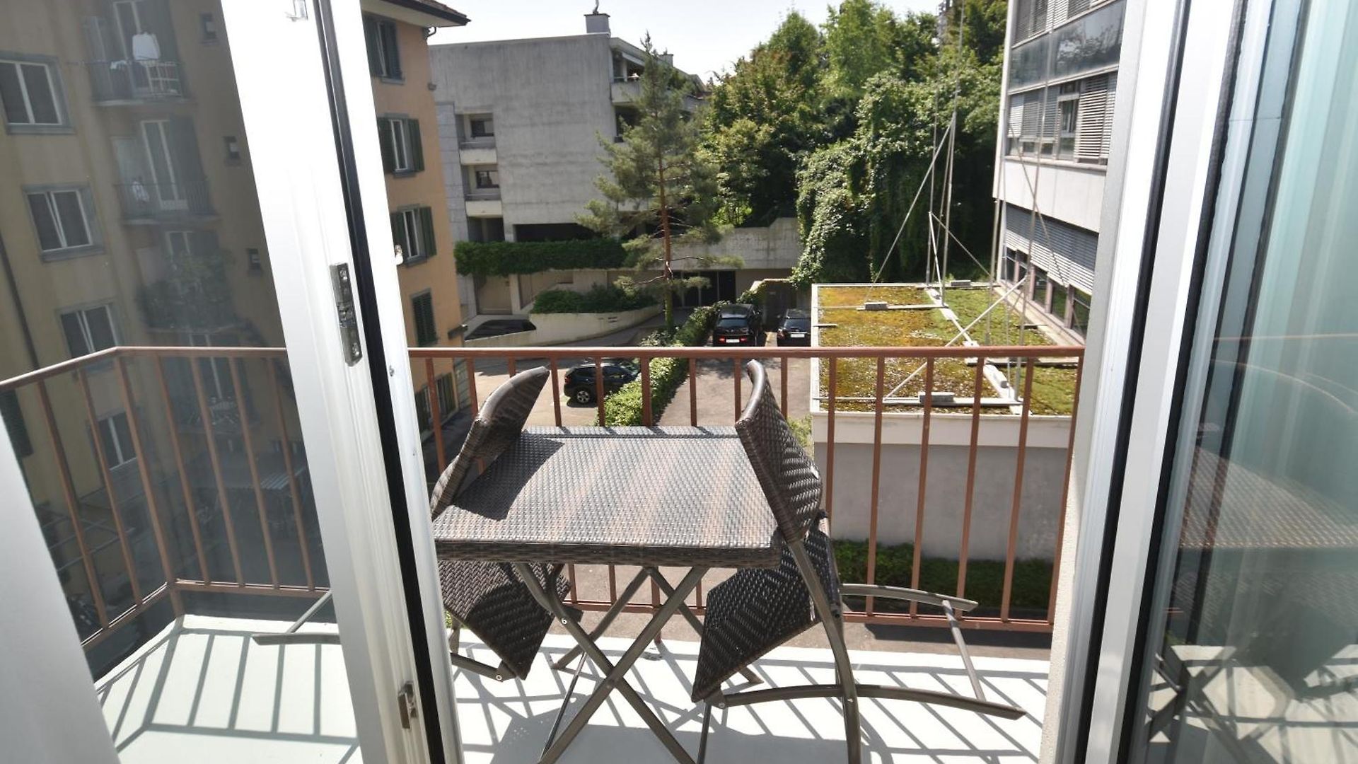 2br Flat Near And - Stardust 22 Zurich