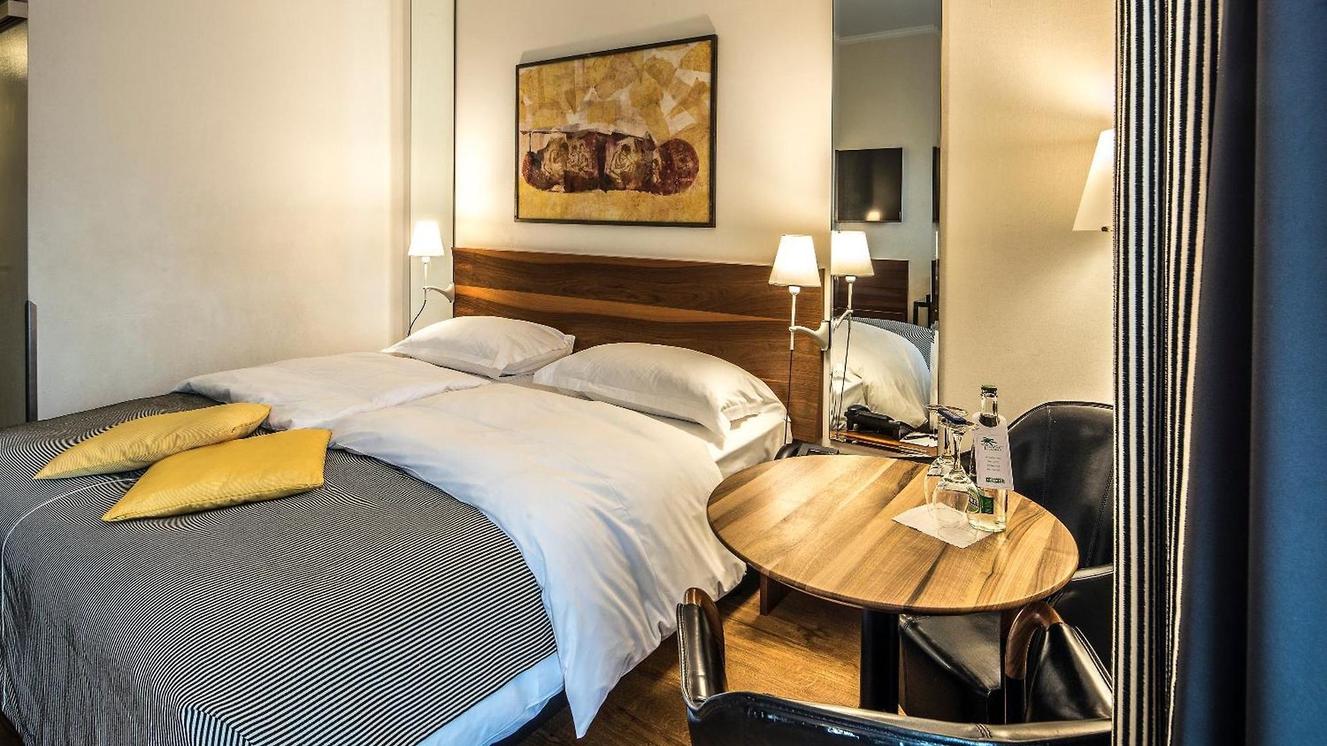Plaza Hotel 4*