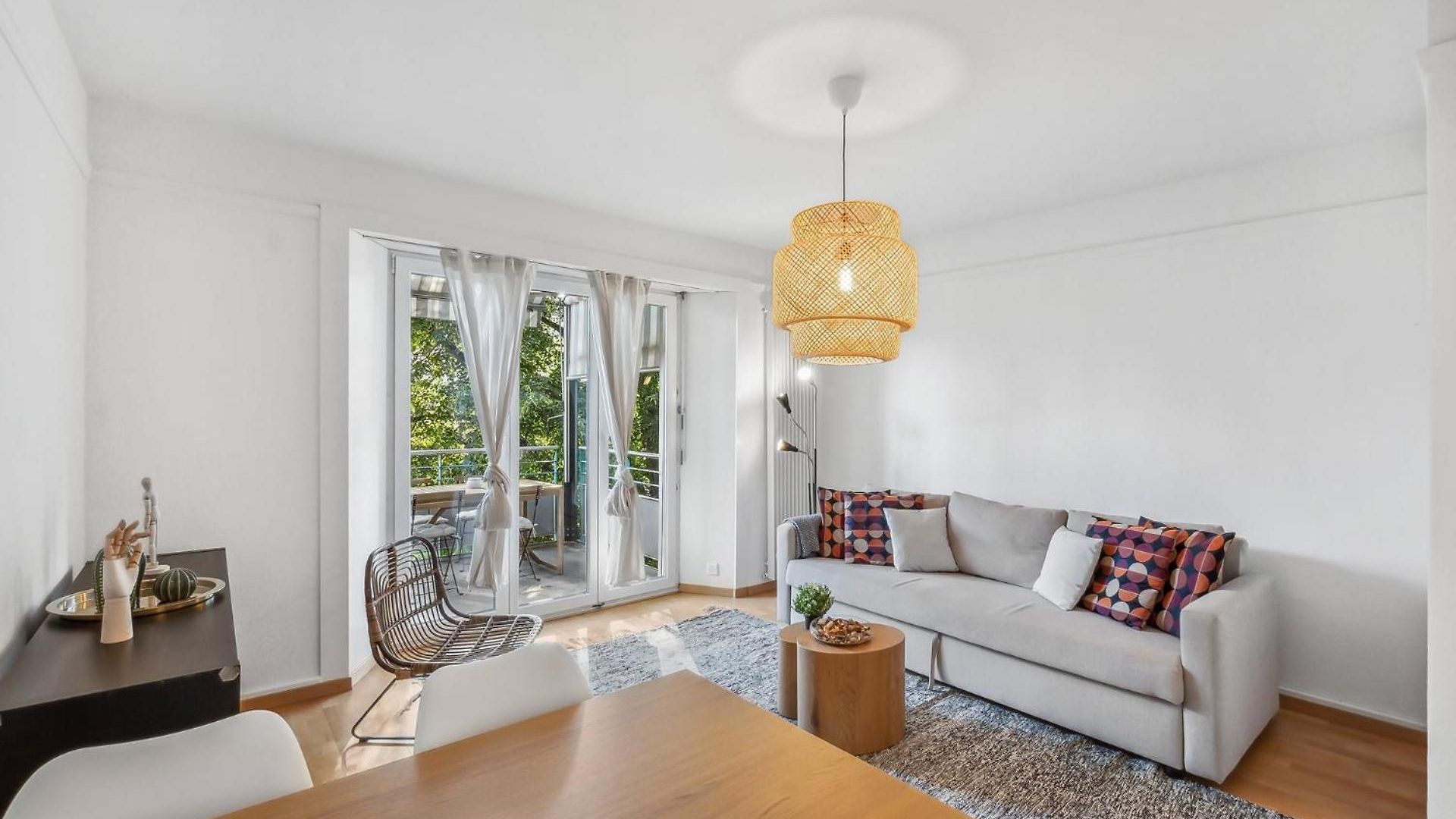 Apartment Comfortable In Oerlikon 20 Minutes Away From Airport Zürich