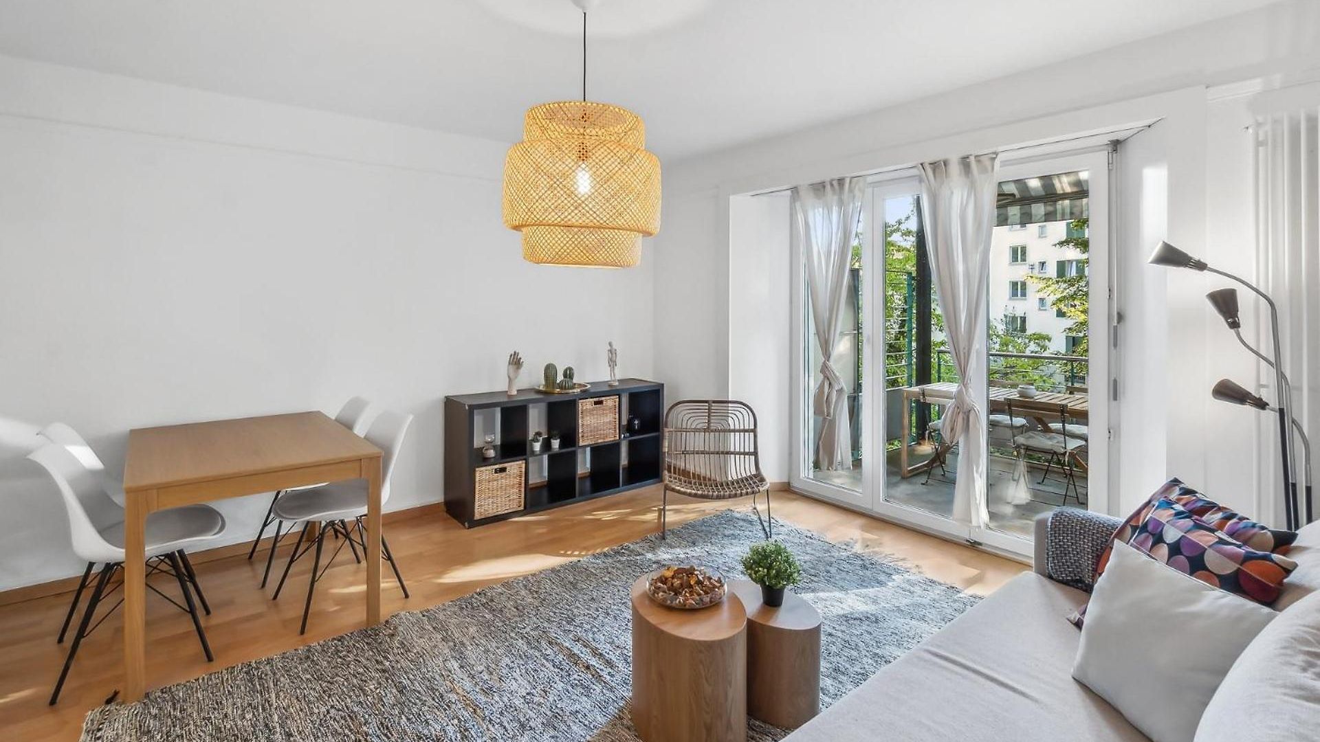 Apartment Comfortable In Oerlikon 20 Minutes Away From Airport Zürich