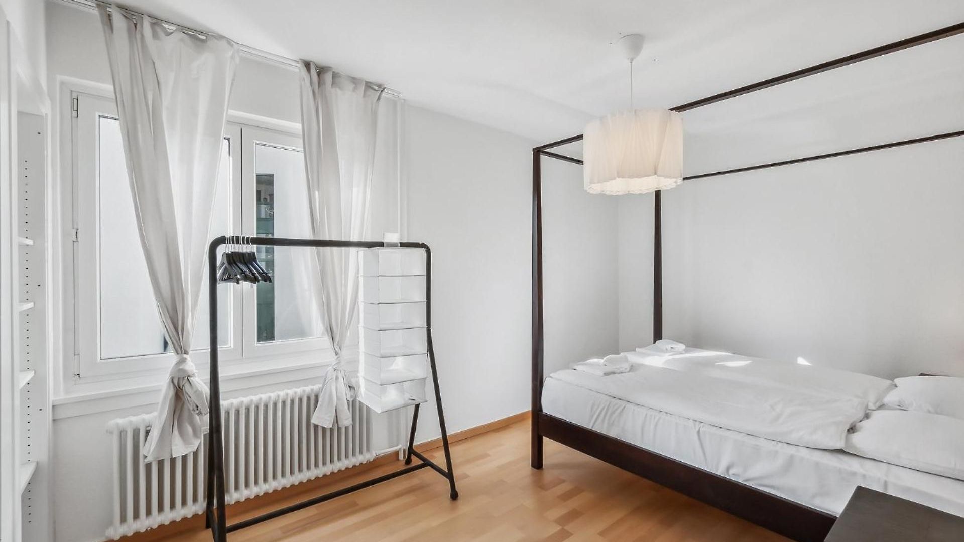 Comfortable In Oerlikon 20 Minutes Away From Airport Zürich