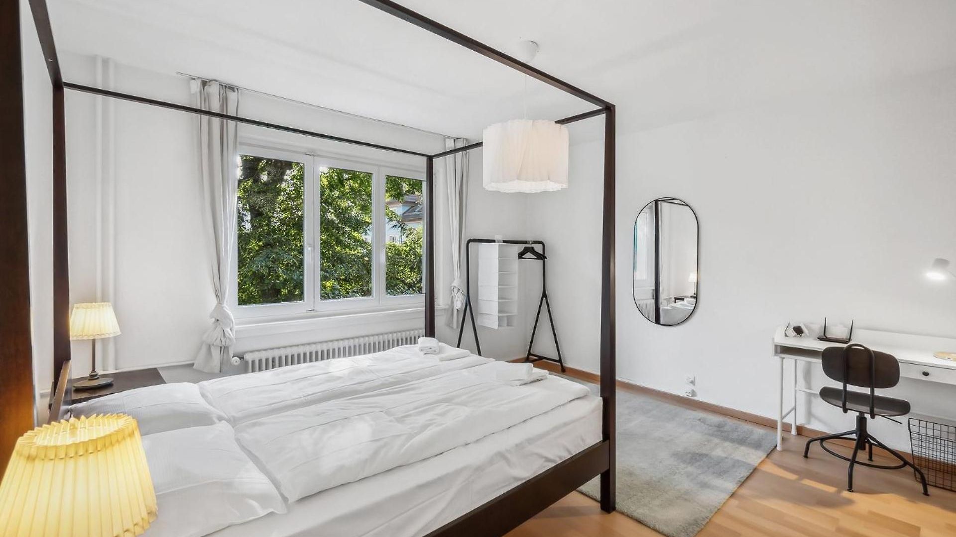 Comfortable In Oerlikon 20 Minutes Away From Airport Apartment