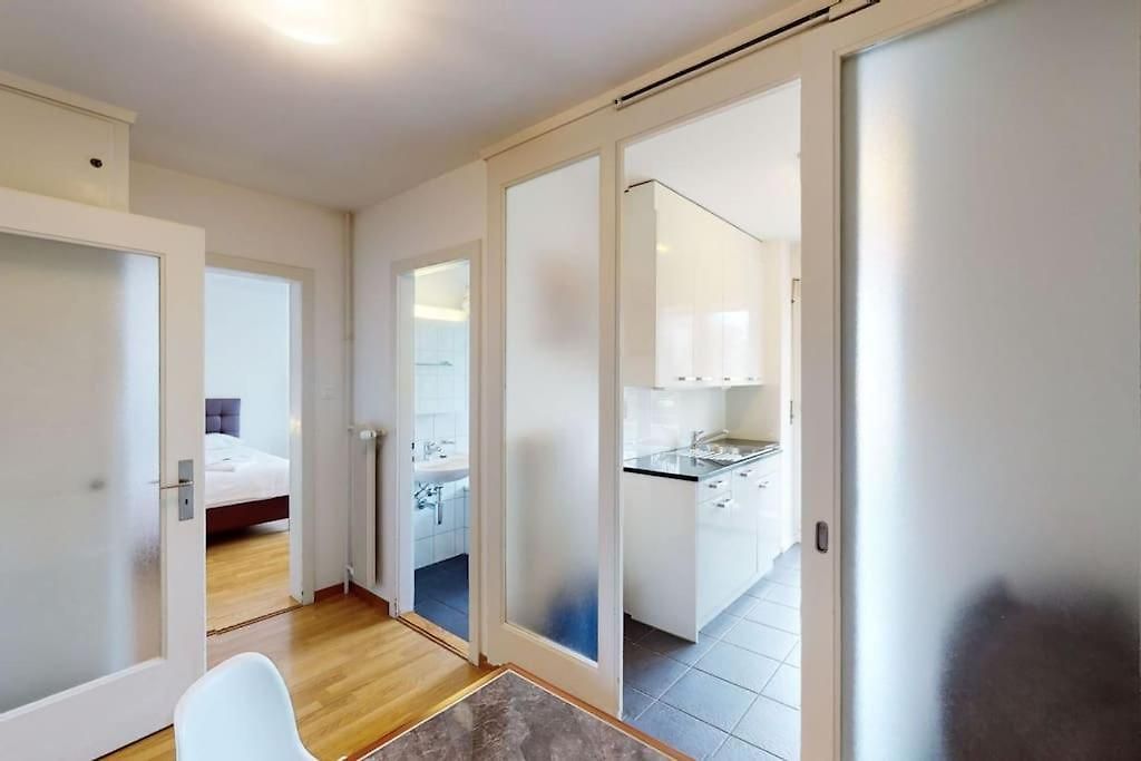 Very Spacious In Center - Parkview 4