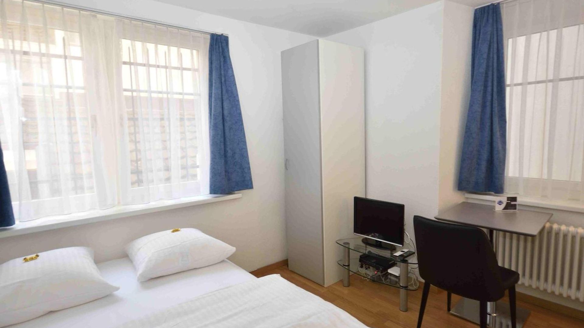 At Famous Location - Stork 21 Apartment