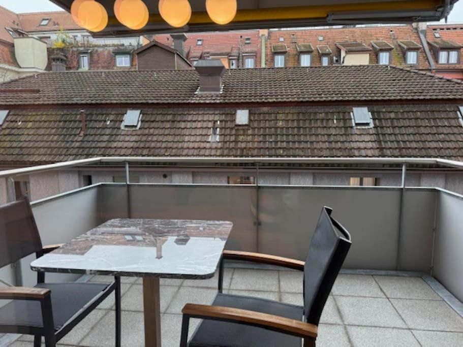 Modern 1br With In Trendy Area - West 10 *