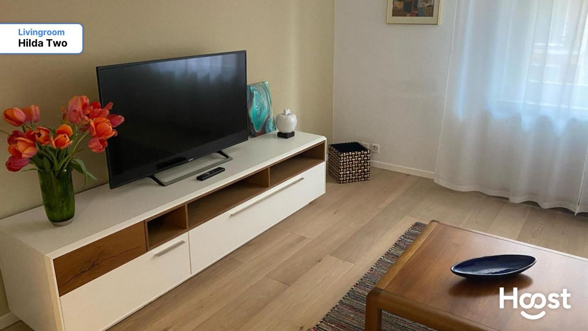 H2 With 3,5 Rooms, 2br, Living And Kitchen, And Quite Apartment Zurich