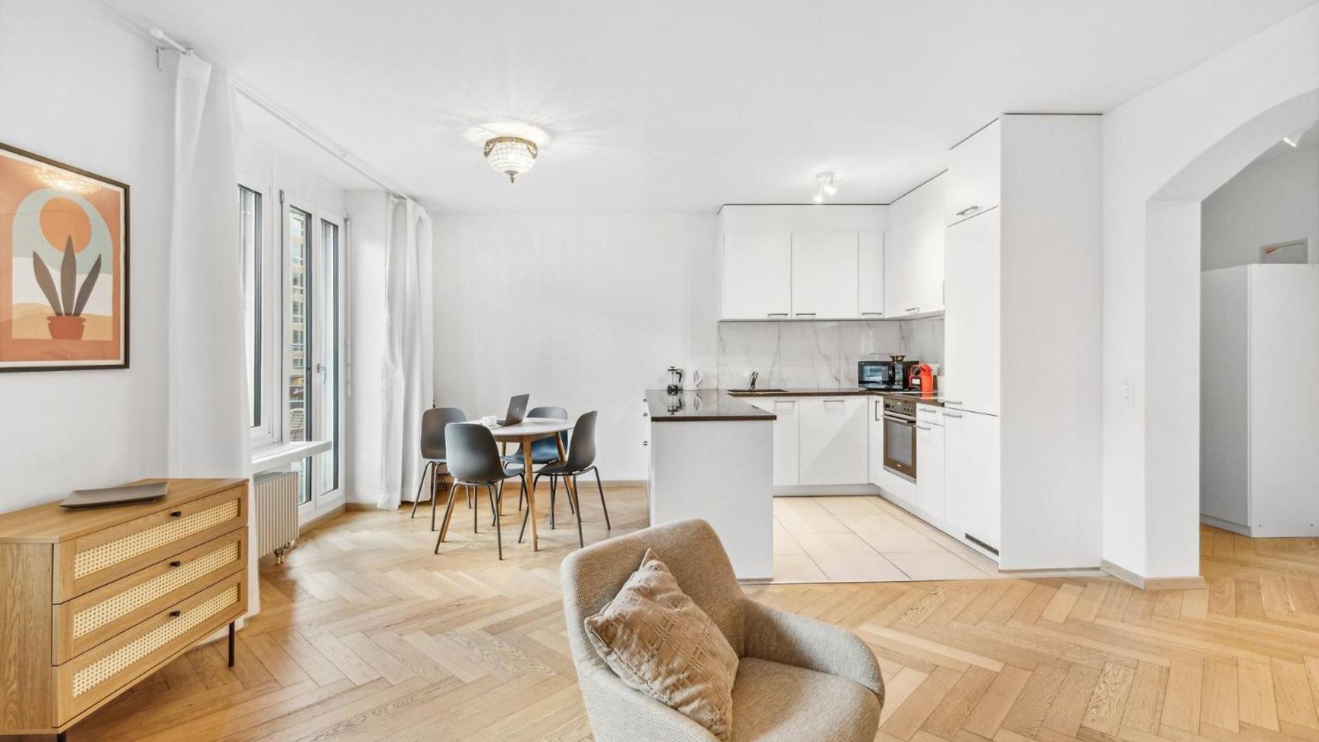 Apartment Badenerstrasse 356 - Self Check In By Homenhancement