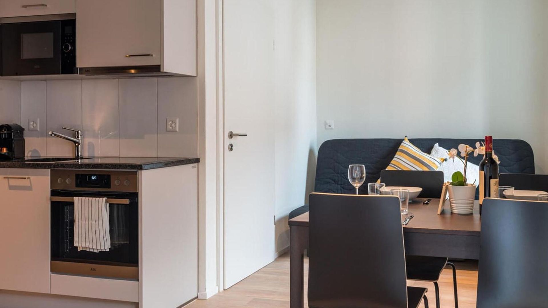 Hitrental Station Apartment