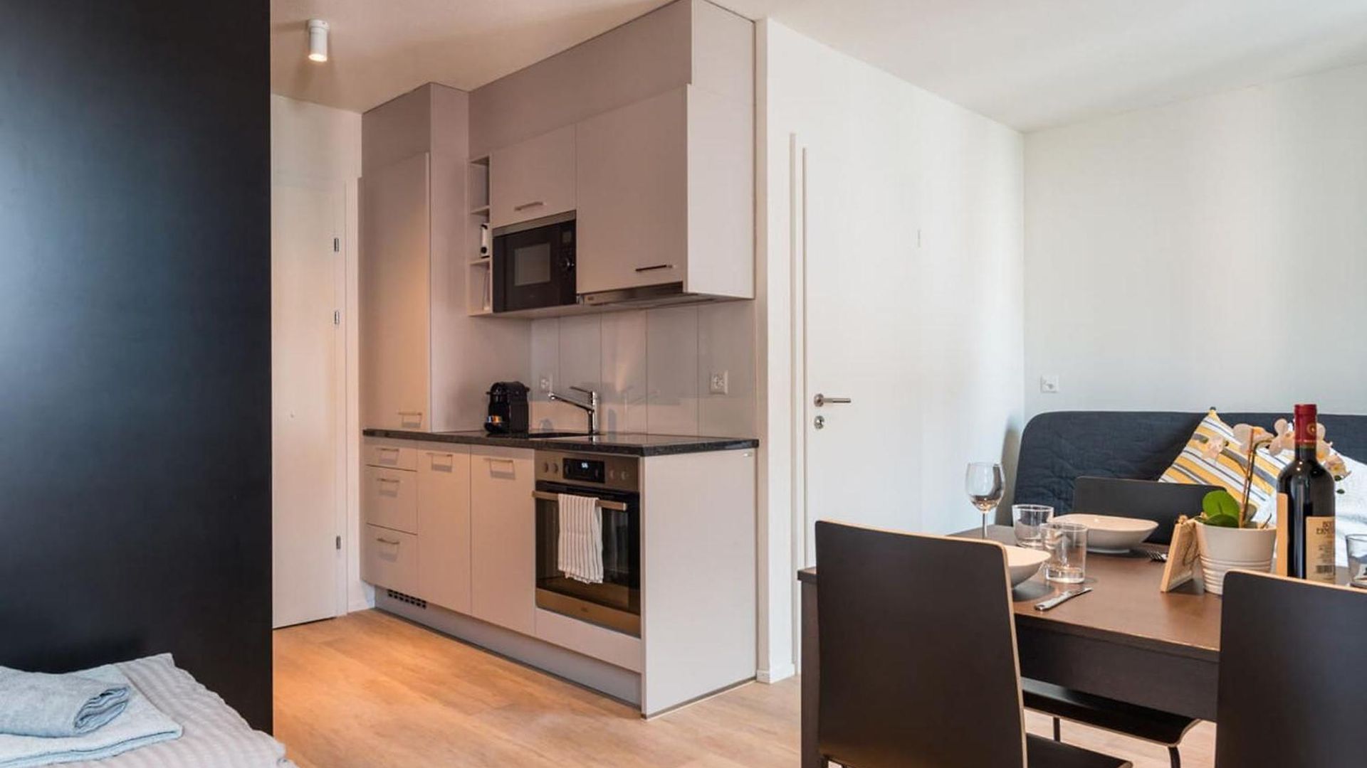 Hitrental Station Apartment Zurich