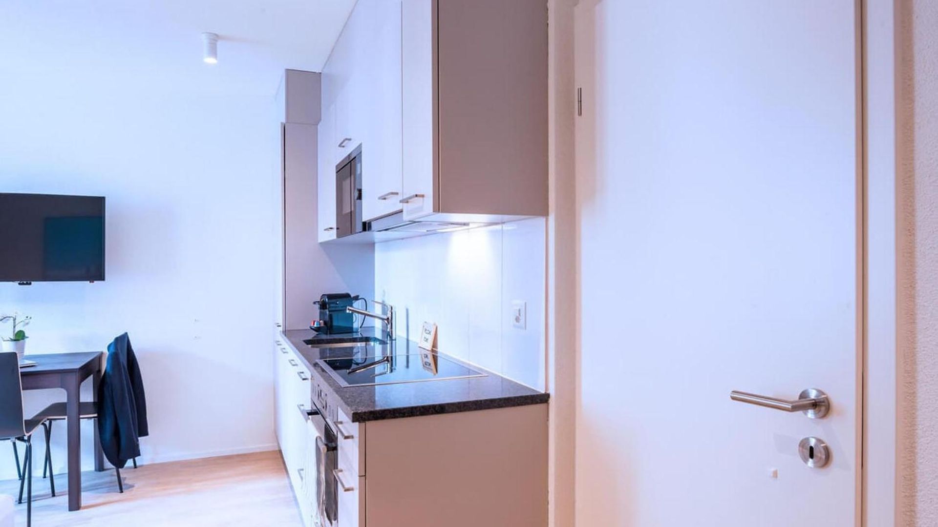 Hitrental Station Apartment