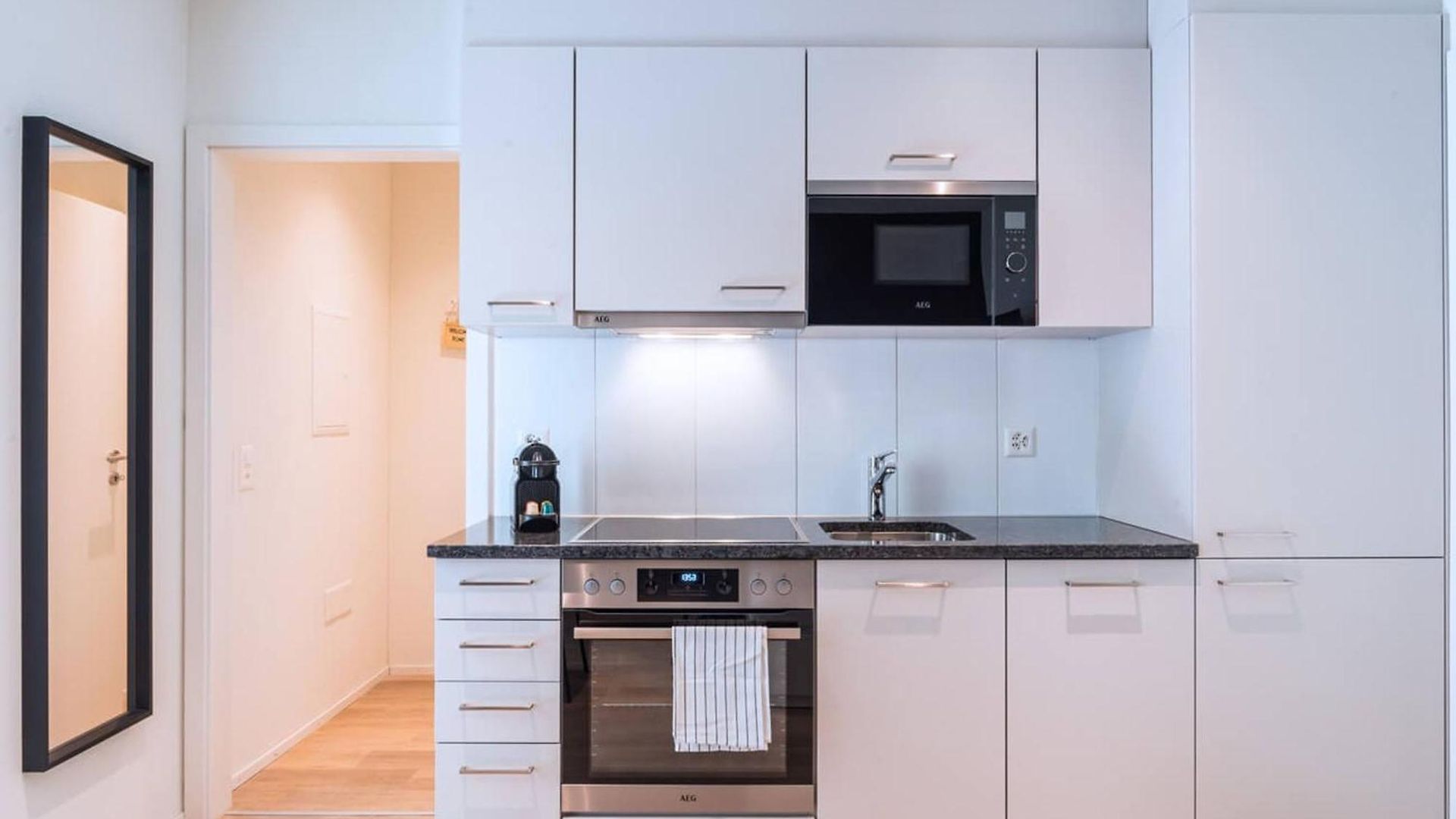 Hitrental Station Apartment Zurich