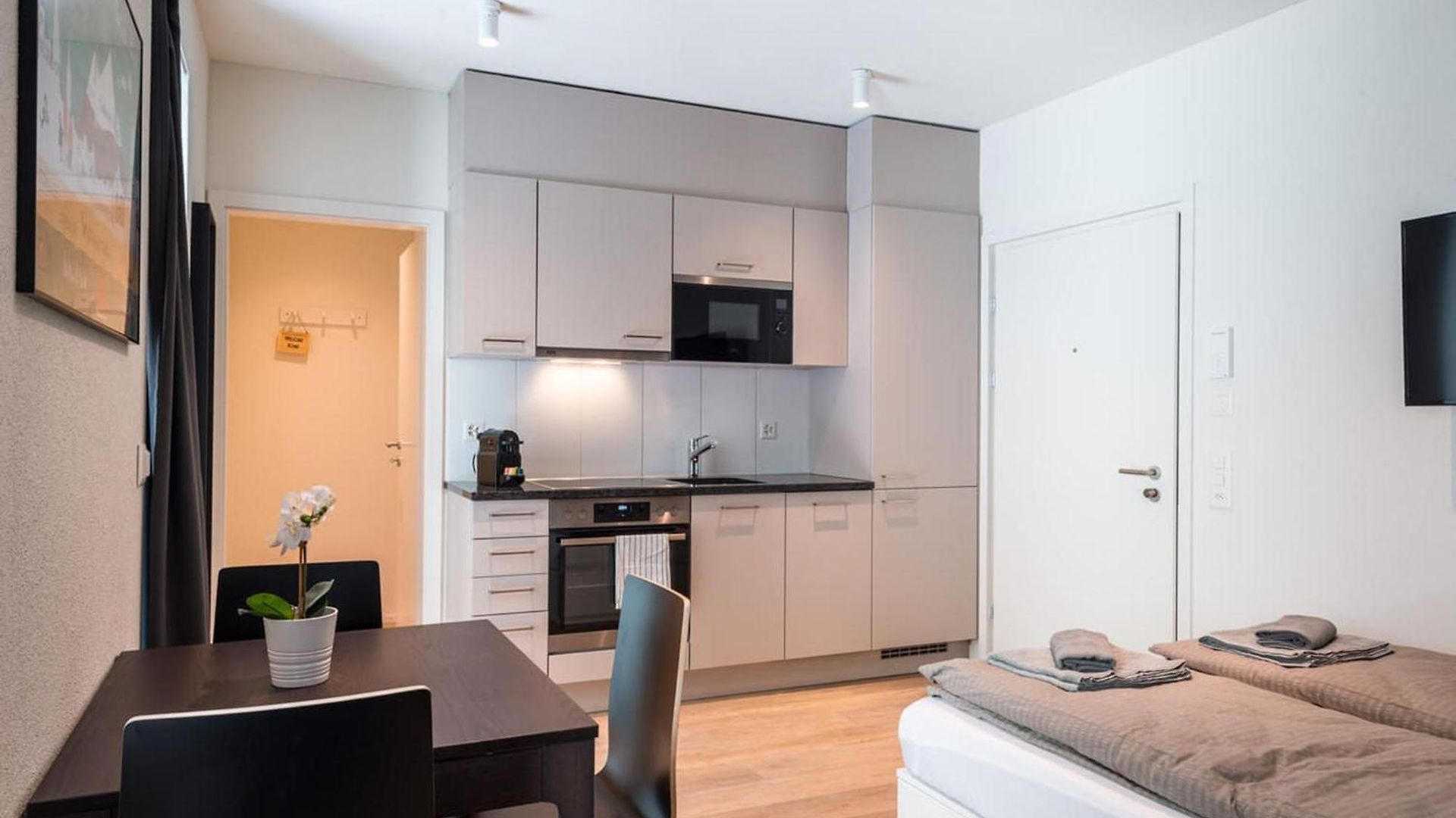 Apartment Hitrental Station *