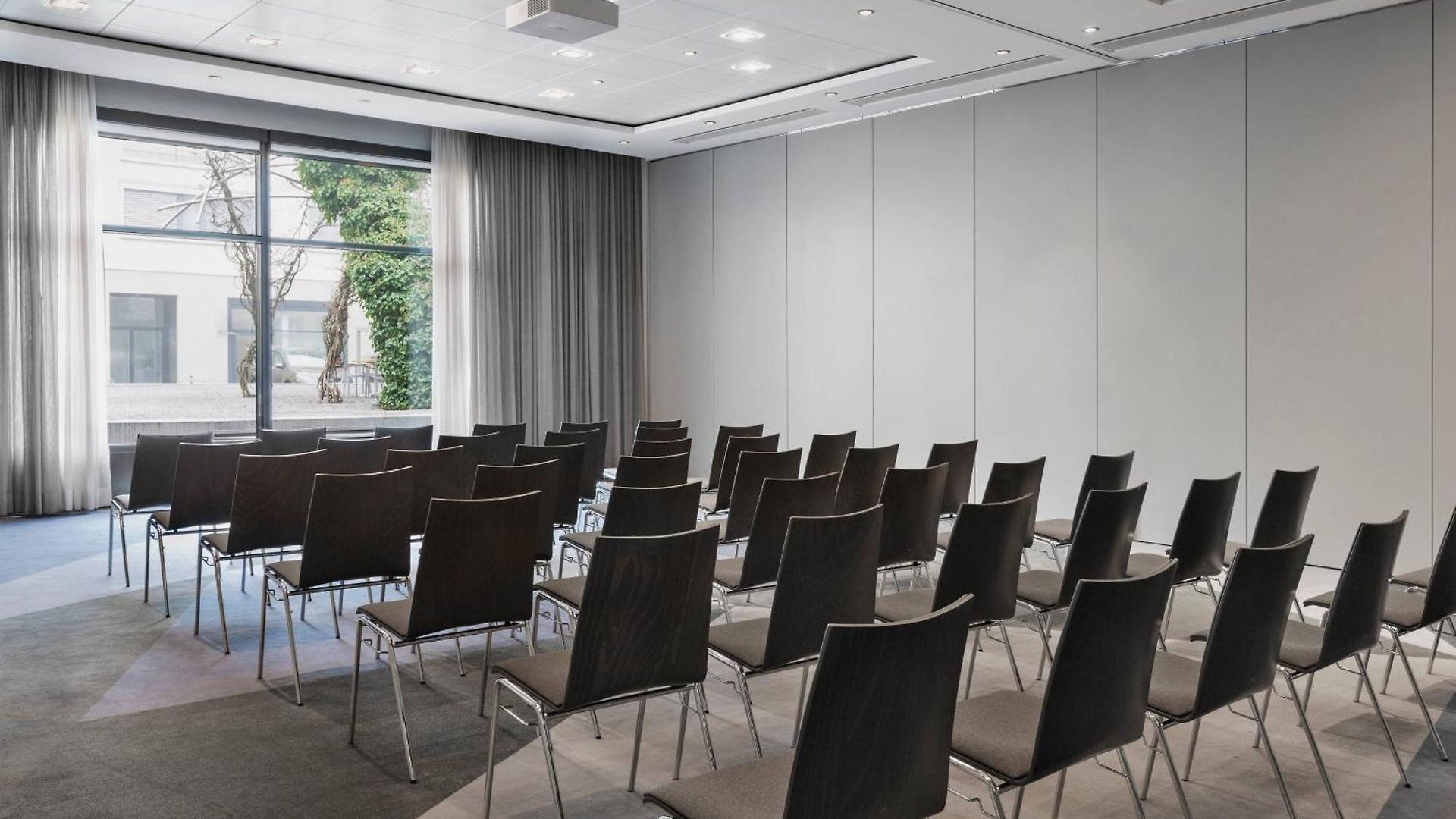 Courtyard By Marriott North 4*