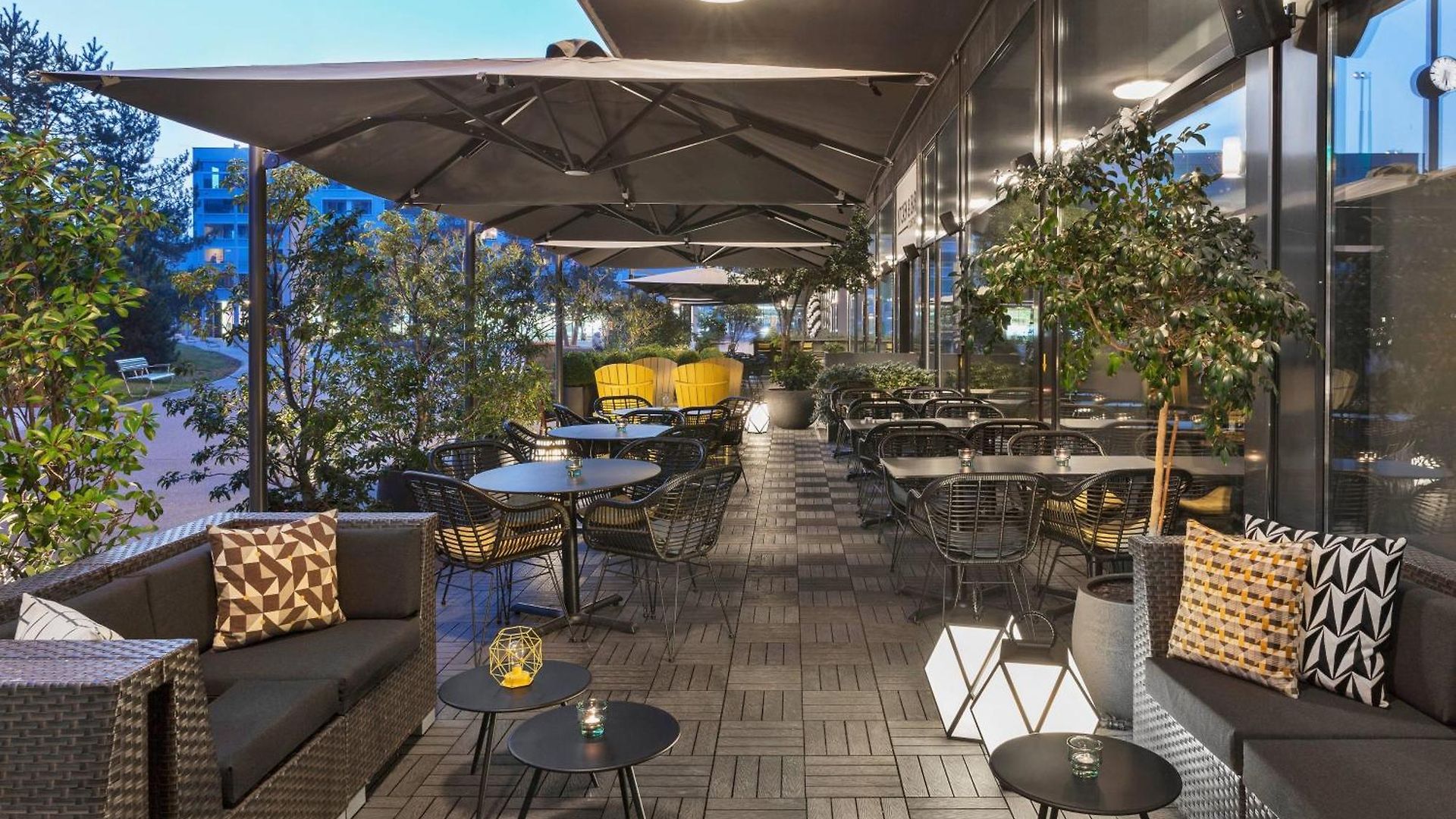 Courtyard By Marriott North Hotel