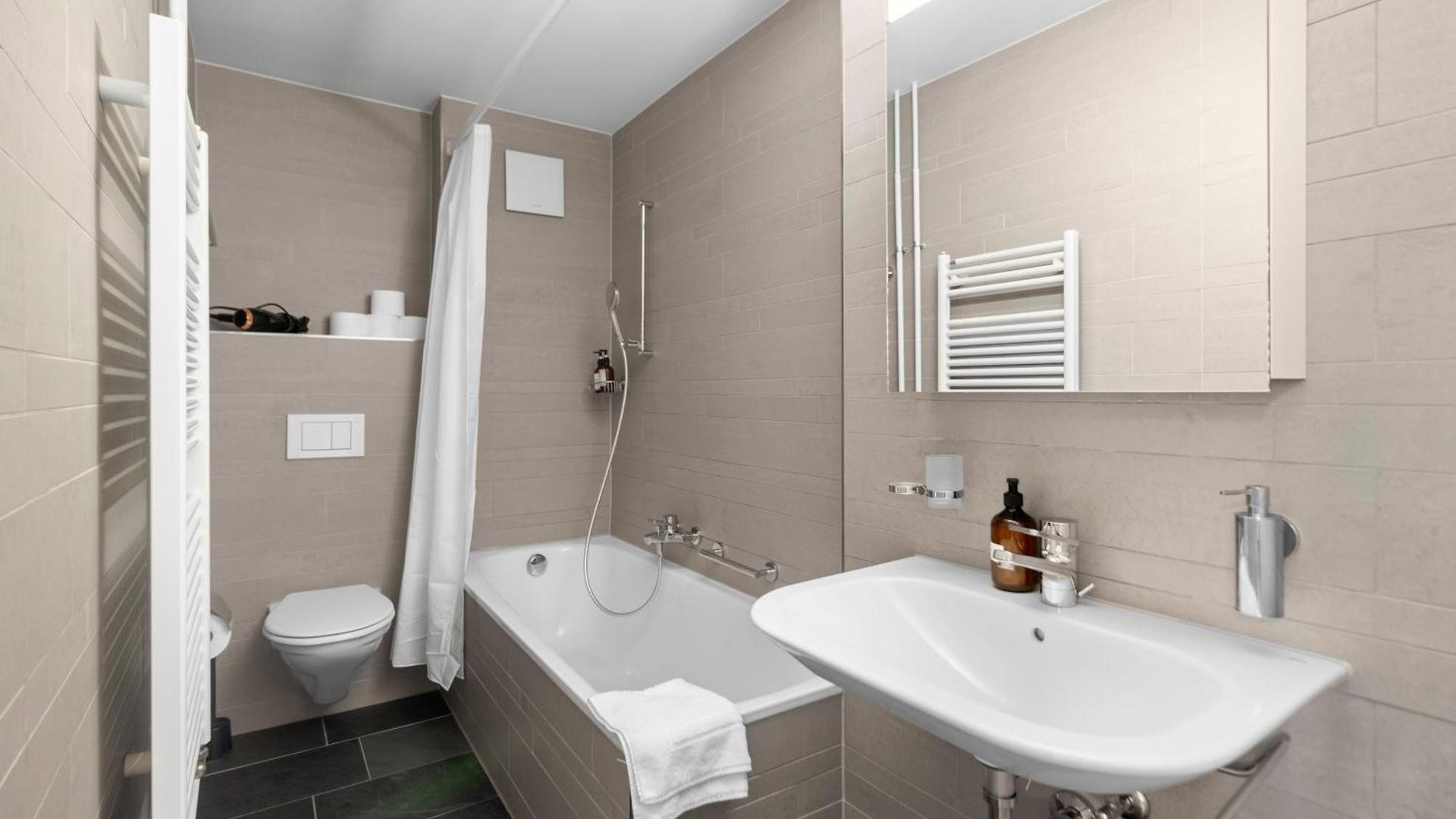 Lovely Flats In Great Location Apartment