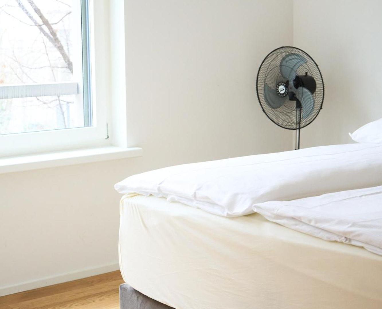 Wollishofen Station 2 Bedroom Luxury Apartment *