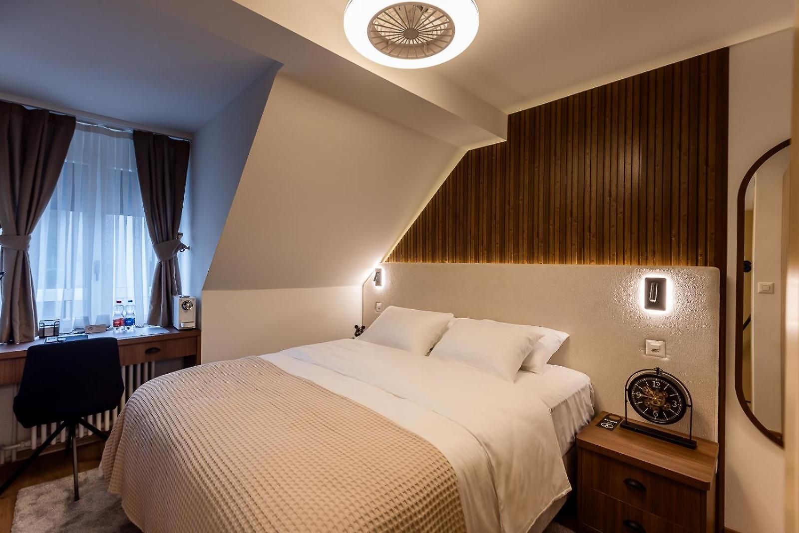Deluxe & Kreis 4 Hotel Zurich
