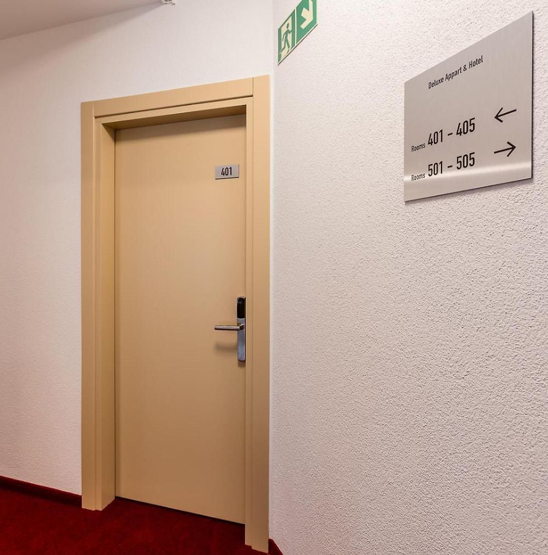 Deluxe & Kreis 4 Zurich