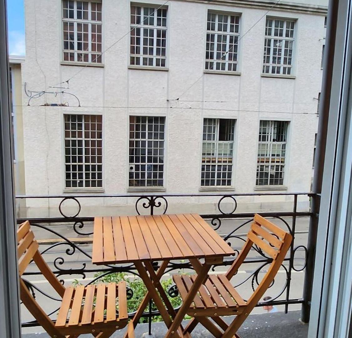 Kaya 2a - Downtown 2br With Balcony