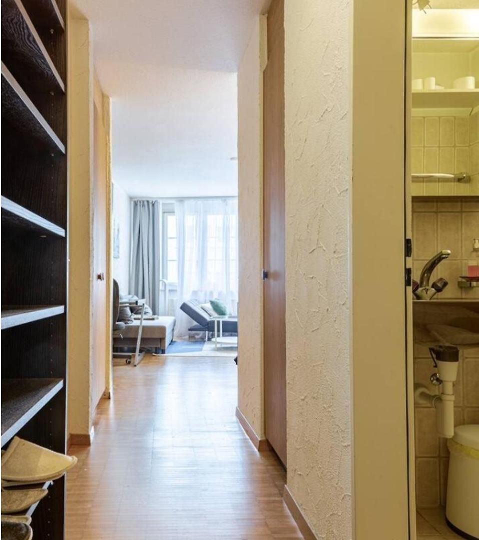 5-mins Walk To Main Station - Center Apartment