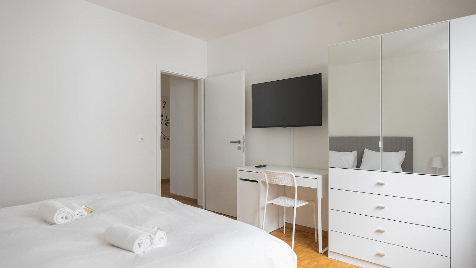 Downtown Dream 2 5br With Balcony And Style Ba 51 *
