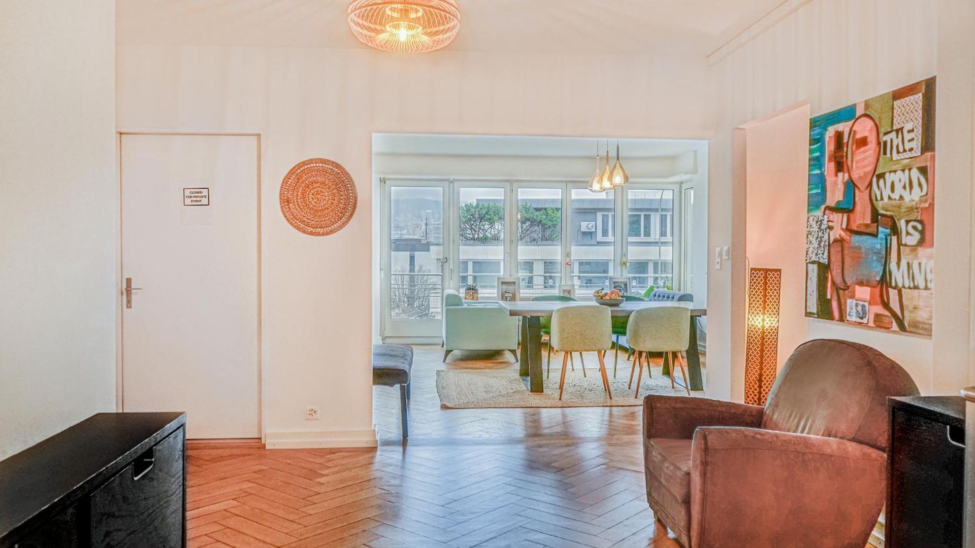 Downtown - Large, Quiet Private 