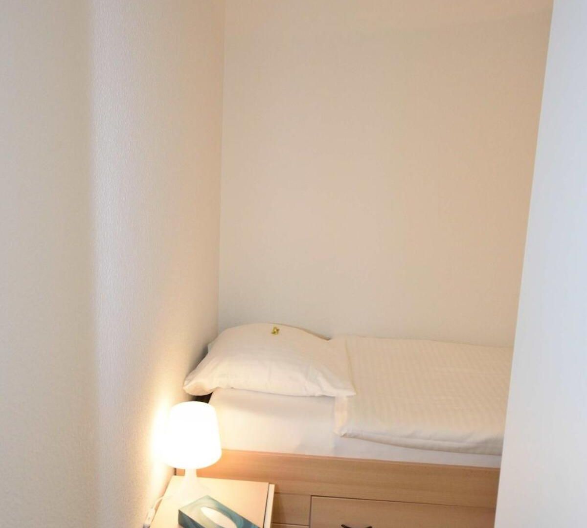 Apartment Cozy Near Main Station - Color 2