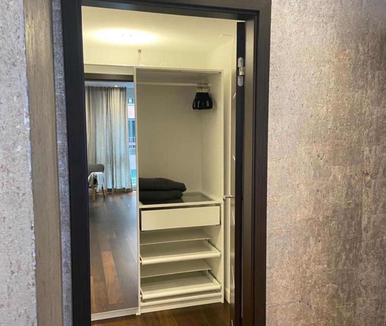 Luxury 250sqm With Ac & Parking *